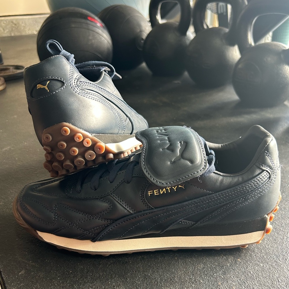 Puma X Fenty blue Women's Avanti VL Sneaker club navy NEW Brand new